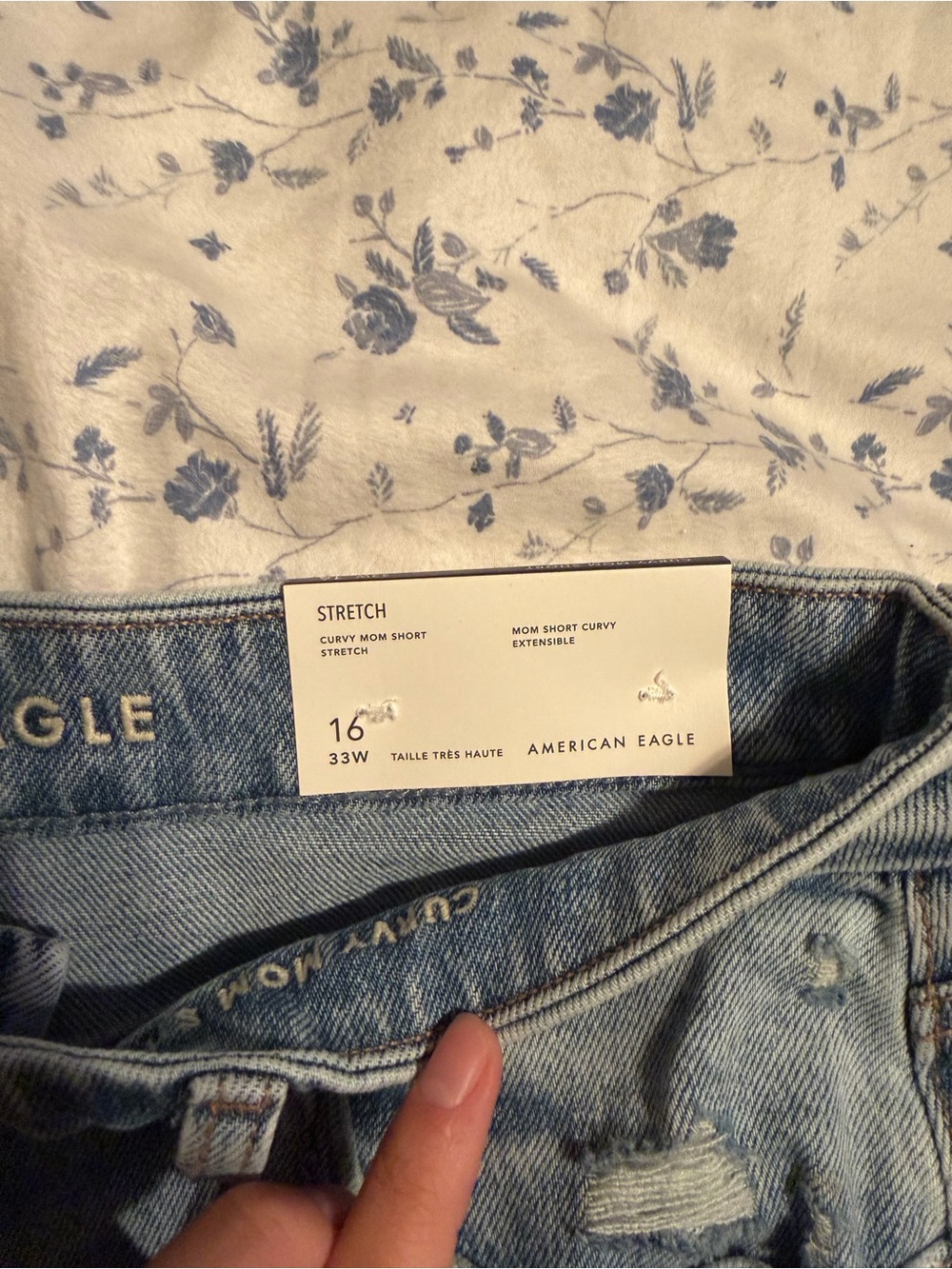 American Eagle Outfitters Curvy Mom Shorts - Picture 2 of 5